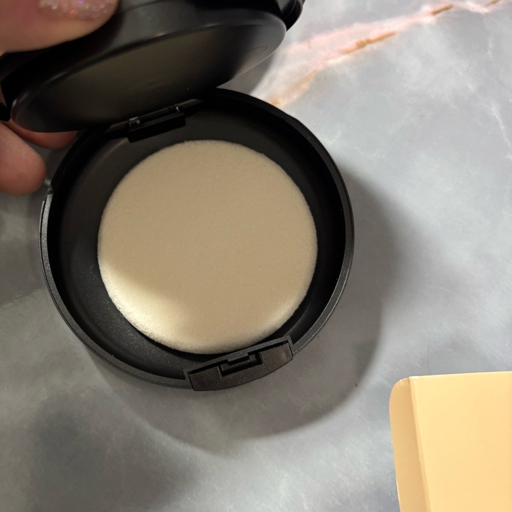 Mixed Makeup Bundle - Picture 10 of 16